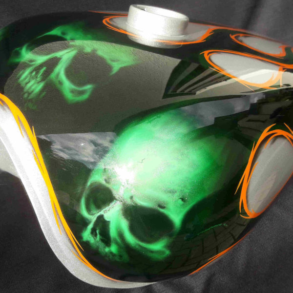 Airbrush auf einem Tank